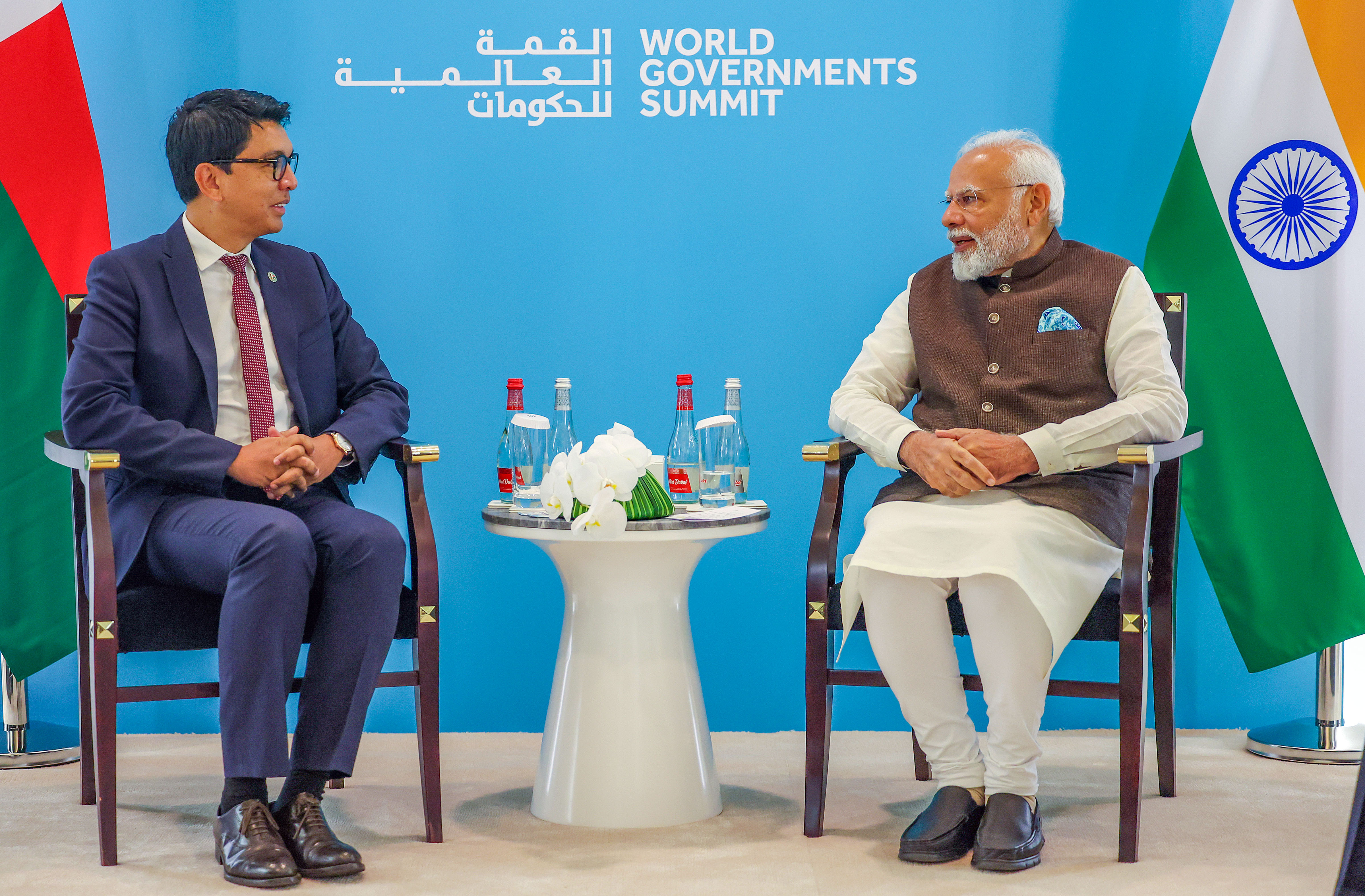 https://salarnews.in/public/uploads/images/newsimages/maannewsimage14022024_153929_modi_abu dhabi.jpg